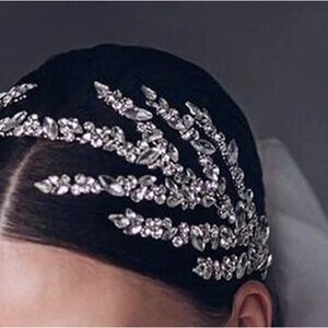 Elegant Silver Crystal Hair Accessory